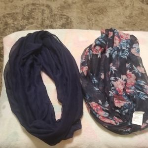 Bundle of two scarves